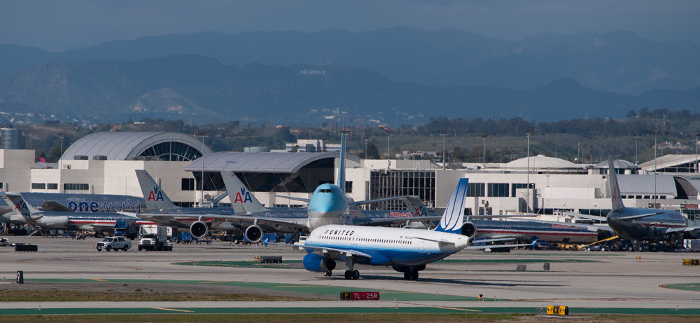 dhs-threatens-customs-officer-removal-in-sanctuary-city-airports DHS Threatens Customs Officer Removal in Sanctuary City Airports