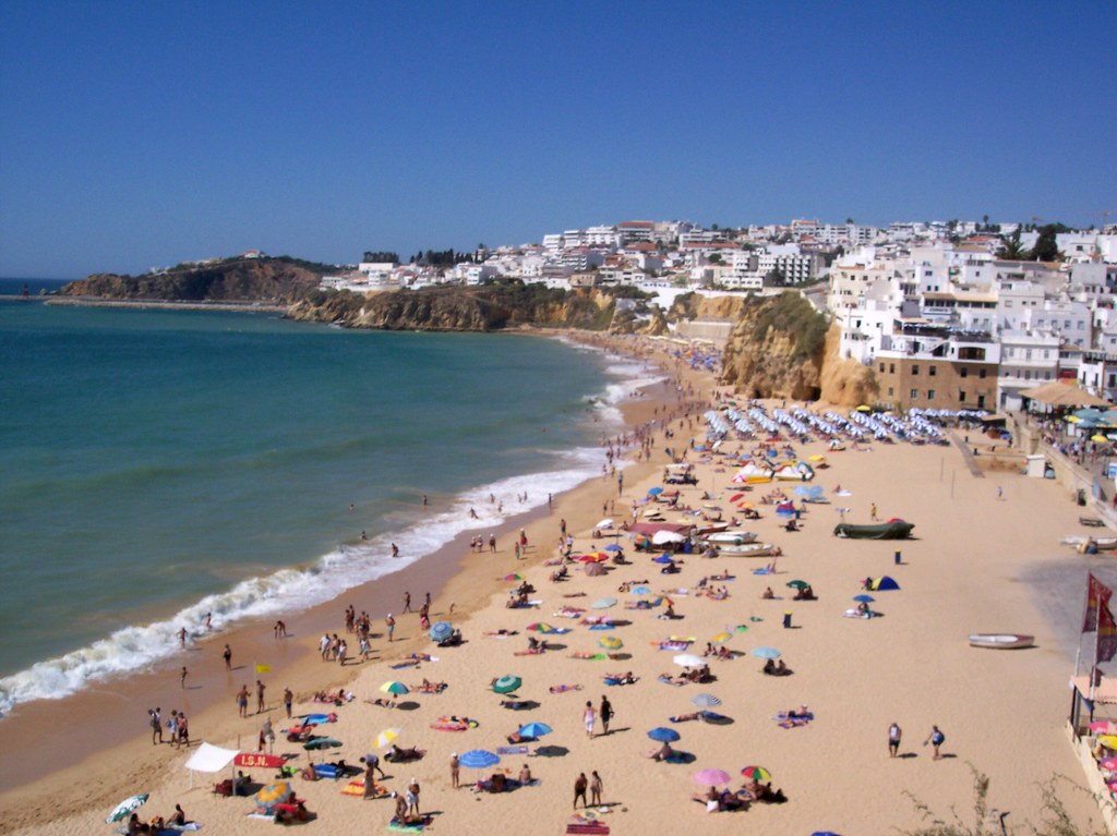 Domestic Demand Rises as International Hotel Prices Drop in Summer 2026 Domestic Demand Rises as International Hotel Prices Drop in Summer 2026