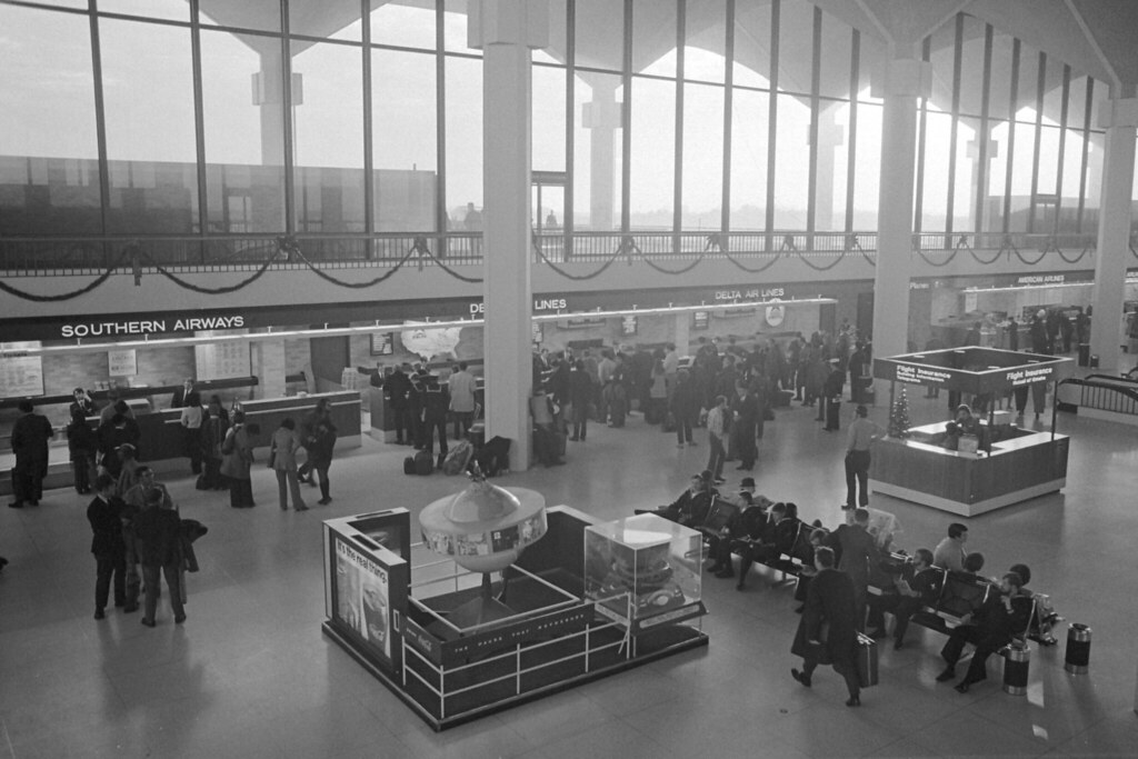Flight Suspensions at Memphis Airport Disrupt U.S. City Connections Flight Suspensions at Memphis Airport Disrupt U.S. City Connections