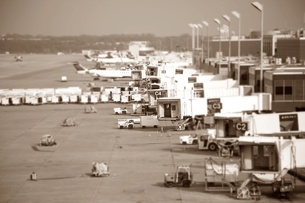 Flight Suspensions Disrupt Minneapolis–Saint Paul Airport Travel Flight Suspensions Disrupt Minneapolis–Saint Paul Airport Travel