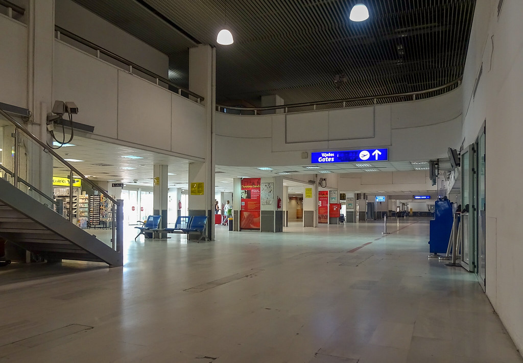 Middle East Conflict Triggers Flight Cancellations and Tourism Drops Middle East Conflict Triggers Flight Cancellations and Tourism Drops