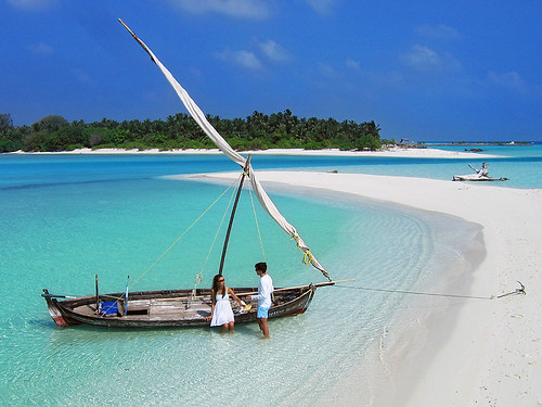 Summer 2026: Domestic Travel Up, Overseas Hotel Prices Down Summer 2026: Domestic Travel Up, Overseas Hotel Prices Down