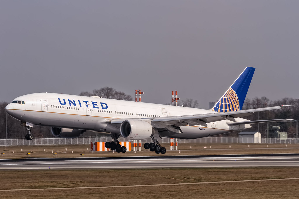 United Airlines Flight Diverts to Chicago O’Hare Amid Airport Chaos United Airlines Flight Diverts to Chicago O'Hare Amid Airport Chaos
