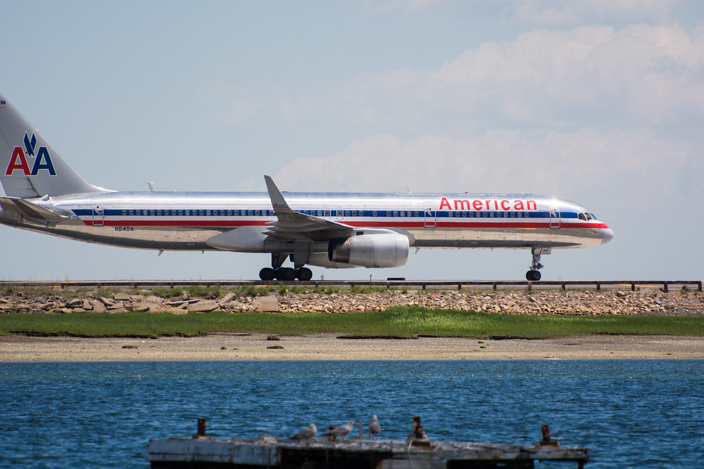 us-airlines-cancel-95-flights-and-delay-over-5-000-impacting-multiple US Airlines Cancel 95 Flights and Delay Over 5,000, Impacting Multiple States