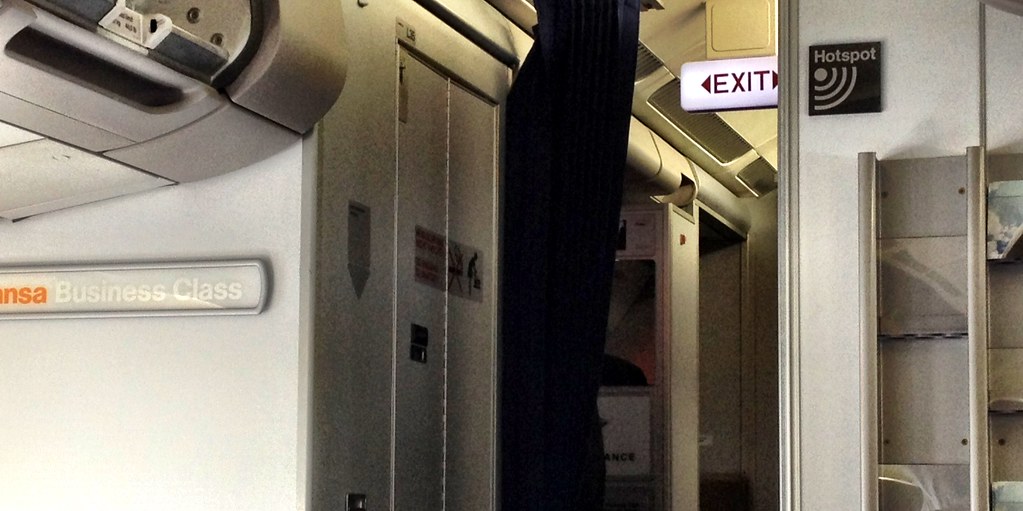 Camera+ recipe? ? scene: Clarity ? crop: Freeform American Airlines Installs Starlink on 500+ Aircraft Ahead of Summer
