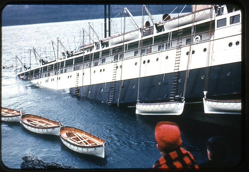 cruise-passenger-jumps-into-water-to-save-elderly-man Cruise Passenger Jumps Into Water to Save Elderly Man