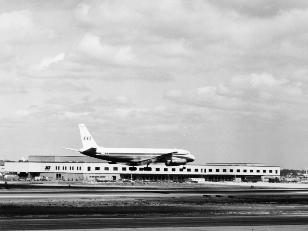 East Coast Airports Face Travel Chaos with United Airlines Delays East Coast Airports Face Travel Chaos with United Airlines Delays