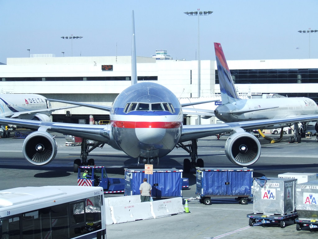 FAA Halts American Airlines Flights Causing Hundreds of Cancellations FAA Halts American Airlines Flights Causing Hundreds of Cancellations