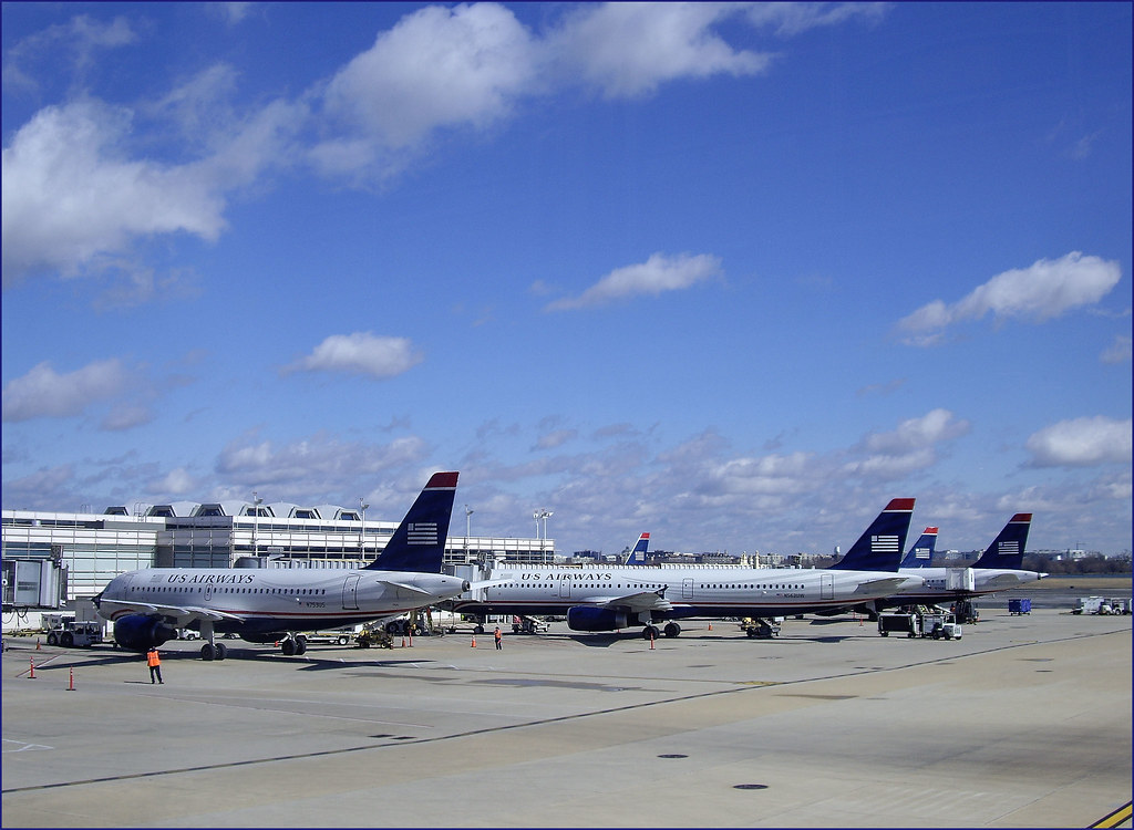 Flight Disruptions at Reagan National: Over 100 Cancellations and 400 Delays Flight Disruptions at Reagan National: Over 100 Cancellations and 400 Delays