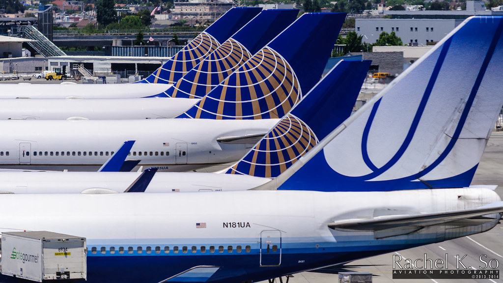 Houston Airport Experiences Extensive Delays and Cancellations Across Multiple Airlines Houston Airport Experiences Extensive Delays and Cancellations Across Multiple Airlines