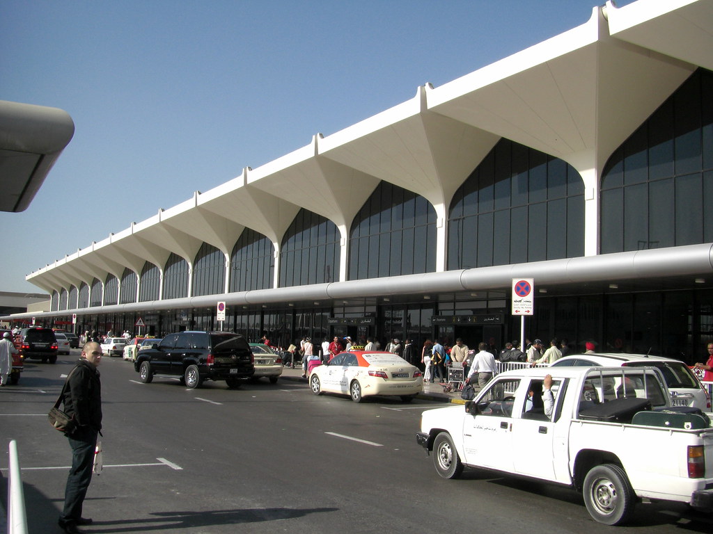 Middle East Airspace Reopens; UAE and Neighbors Resume Flights Middle East Airspace Reopens; UAE and Neighbors Resume Flights