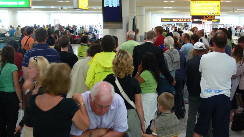 Over 900 Flights Disrupted by Thunderstorms at Heathrow and Gatwick Today Over 900 Flights Disrupted by Thunderstorms at Heathrow and Gatwick Today