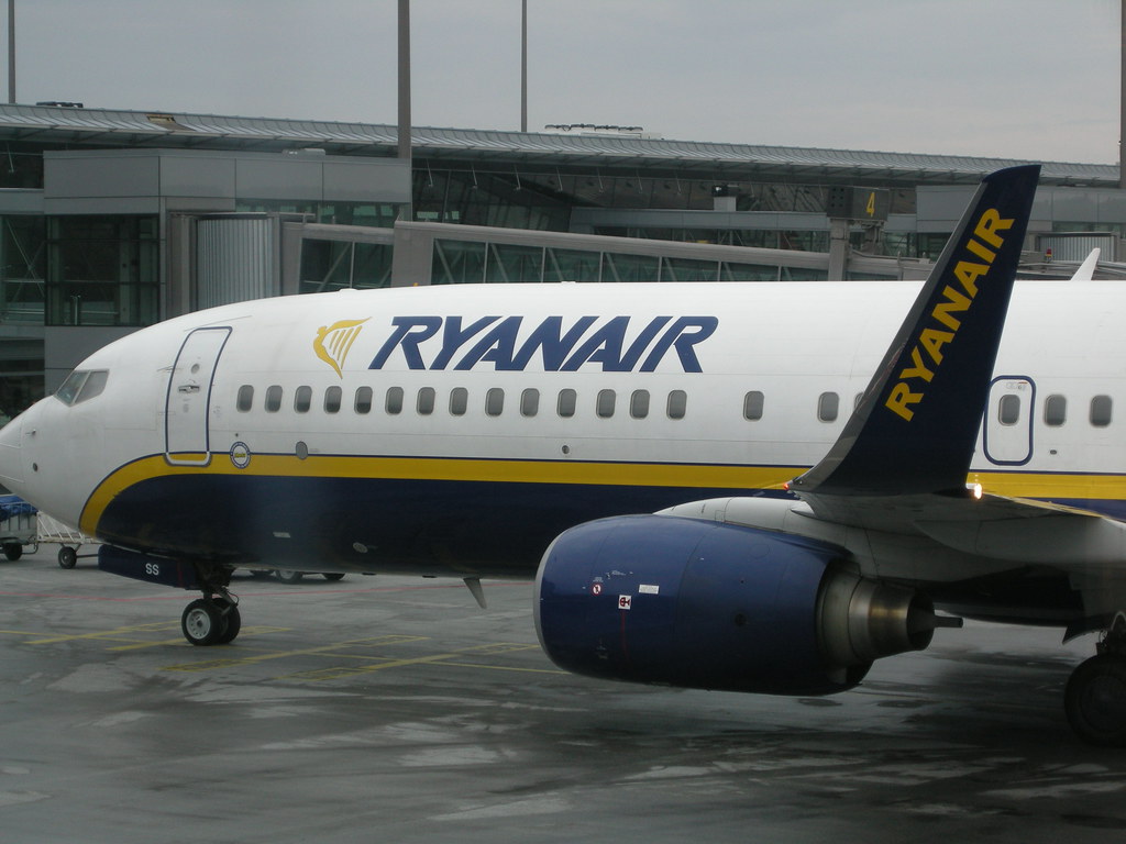 ryanair-cuts-flights-at-19-airports-in-uk-and-europe Ryanair Cuts Flights at 19 Airports in UK and Europe