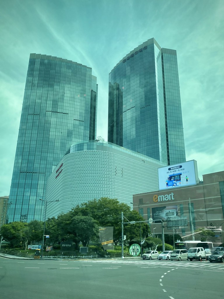 South Korea’s Casino Sector Rides Tourism Recovery Wave in 2026 South Korea's Casino Sector Rides Tourism Recovery Wave in 2026