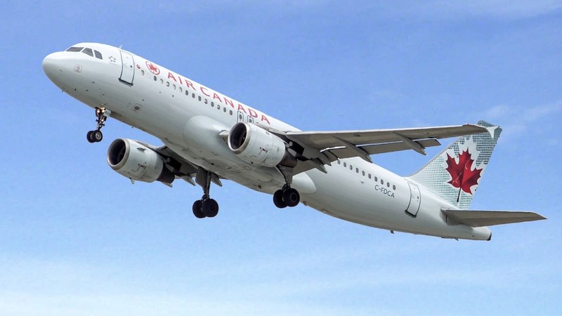Air Canada Flight with 162 Passengers Veers Off Runway on July 14 Air Canada Flight Veers Off Runway, Passengers Stranded for 3 Hours Today