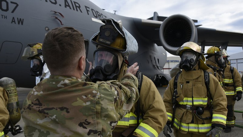 Two Firefighters Killed in Mérignac Fire Near Bordeaux Airport Building Fire Near Bordeaux Airport Causes Flight Delays; Two Firefighters Die