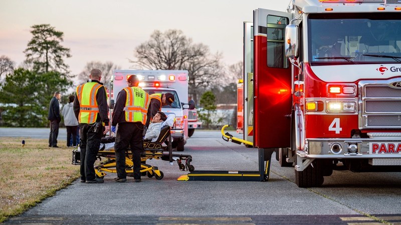 Fire Near Bordeaux Airport Kills Two Firefighters, Delays Flights Fire Near Bordeaux Airport Delays Flights and Kills Two Firefighters Today