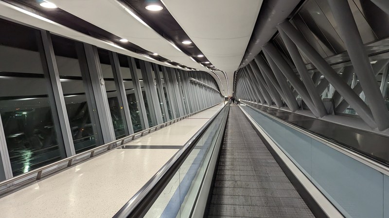 Gatwick Airport Water Outage Forces Service Suspensions and Closures Water outage suspends services and closes restaurants at Gatwick