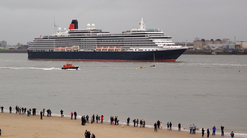 186 Tourists Rescued After Viking Ullur Grounds on Dried Danube Near Vidin 186 Tourists Rescued After River Cruise Ship Grounding in Europe