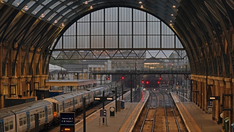 Signal Fault Causes Delays and Cancellations on Elizabeth Line and GWR Elizabeth Line and GWR Trains Disrupted by Signal Fault