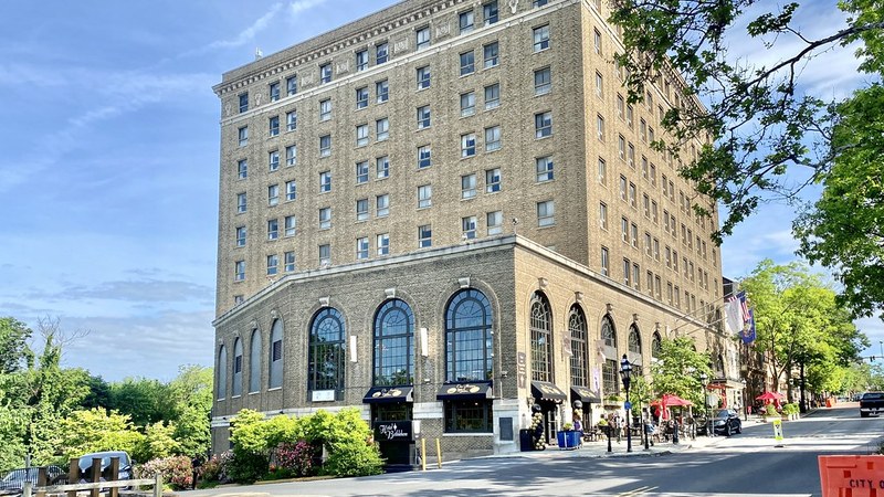 Hyatt delays some hotel openings, boosts mid-market development Hyatt Accelerates Mid-Tier Buildout Amid Opening Delays