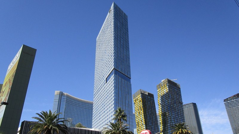 Las Vegas Tourism Drops 7.5% with 3.1 Million Fewer Visitors in Past Year Las Vegas Tourism Slumps Amid Tariffs and Rising Expenses