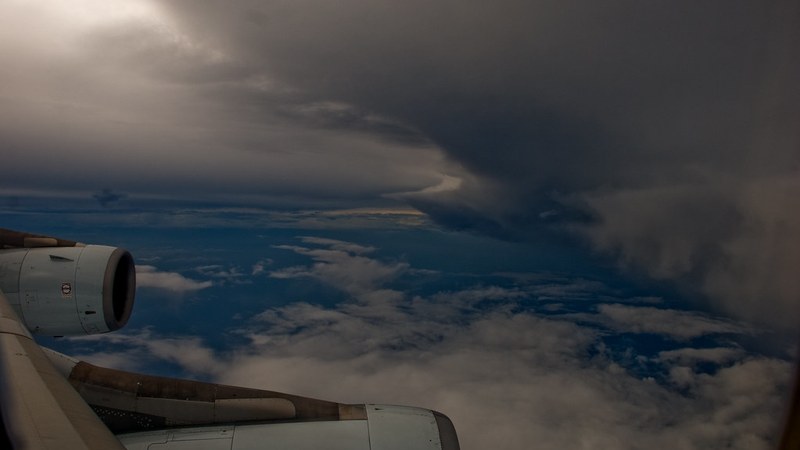 Lightning Strike Triggers Flight Cancellations, Diversions at London Luton Airport Lightning Disrupts Flights at Luton Airport August 27