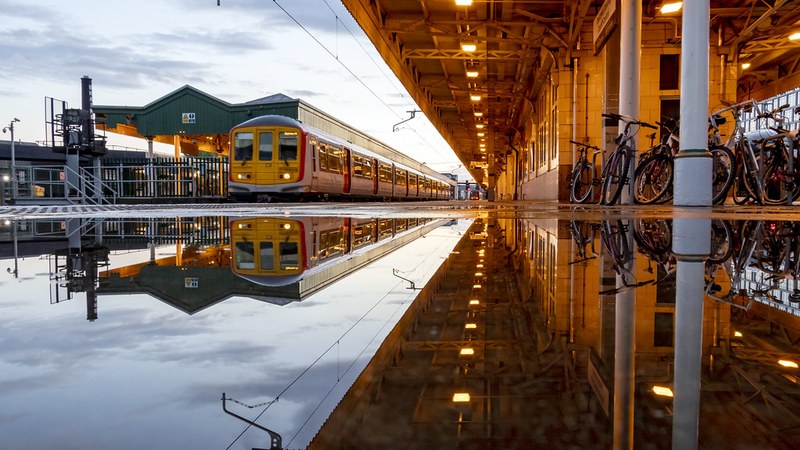 90-Second Power Outage Causes Rail Delays and Cancellations in Manchester Manchester Rail Disruption from Power Outage Affects North West England