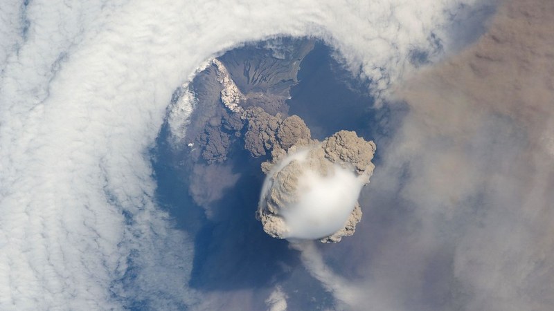 Mount Etna Eruption Triggers 98 Cancellations at Catania and 2,204 Delays Across Europe Mount Etna Eruption Causes Flight Disruptions at Catania and Europe
