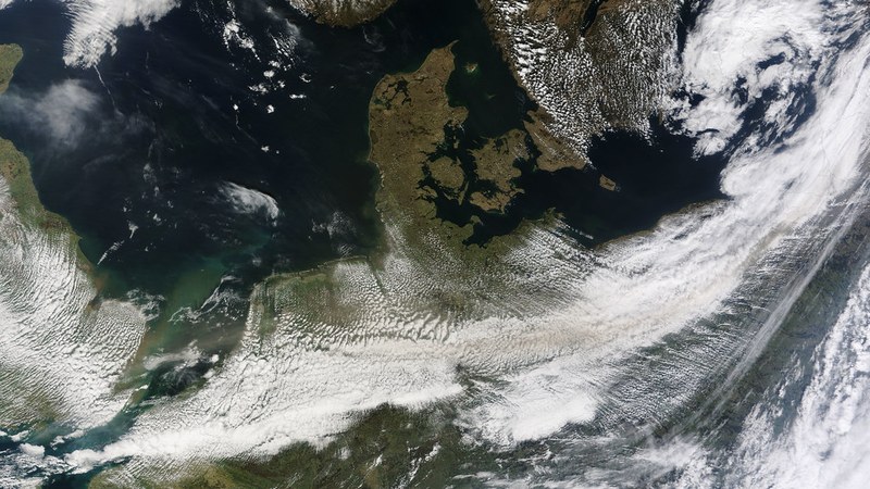 Mount Etna Eruption Triggers 98 Cancellations at Catania and 2,200+ European Flight Delays Mount Etna Eruption Triggers Flight Cancellations at Catania and European Airports