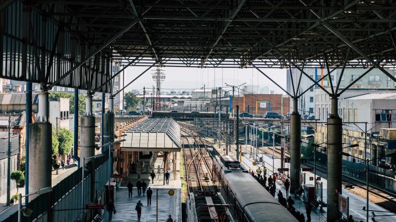 90-Second Power Outage Causes Rail Disruption Across Greater Manchester Power Outage Sparks Major Rail Delays in Manchester