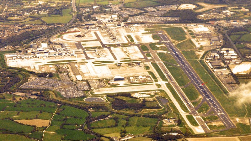 Over 150 Flights Delayed at Sydney Airport on 8 August Due to Air Traffic Control Shortages Sydney Airport Sees 150+ Flight Delays After Near-Collision Incident