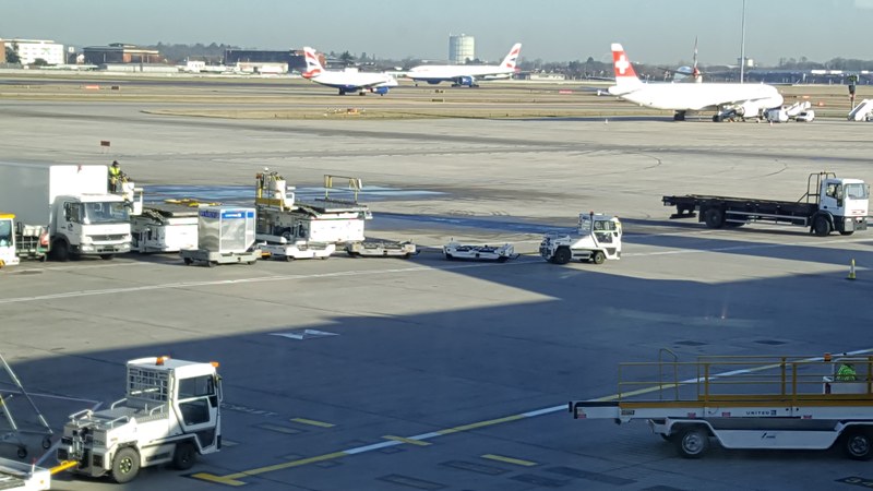 Over 250 Flights Cancelled at Heathrow and Gatwick Due to UK Air Traffic Software Defect 250+ Flights Cancelled at Heathrow and Gatwick Amid UK Air Traffic Glitch