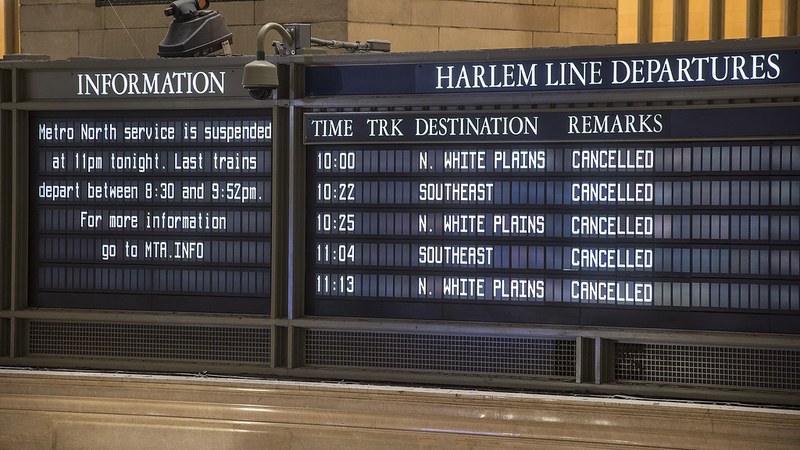 Nor’easter Triggers Flight Cancellations and Power Outages on US East Coast Nor’easter Disrupts Flights, Causes Delays and Cancellations on US East Coast