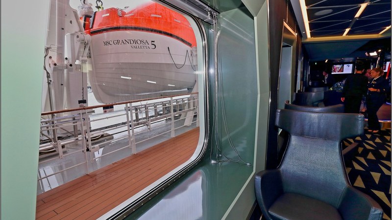 Holland America Debuts New Ocean Bar on Oosterdam Post-Evolution Refit Refreshed Ocean Bar Debuts on Holland America's Oosterdam