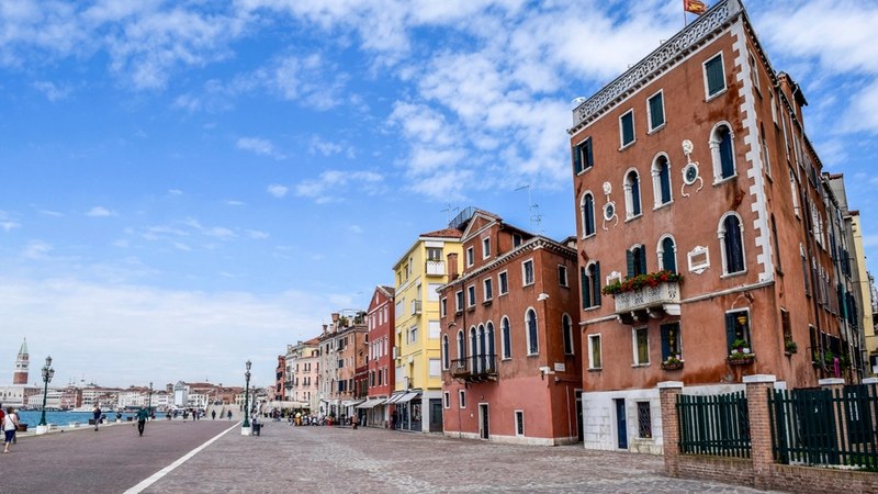 Venice May Raise Tourist Fee to €30 for Visitor Management Venice May Increase Tourist Fee to €30