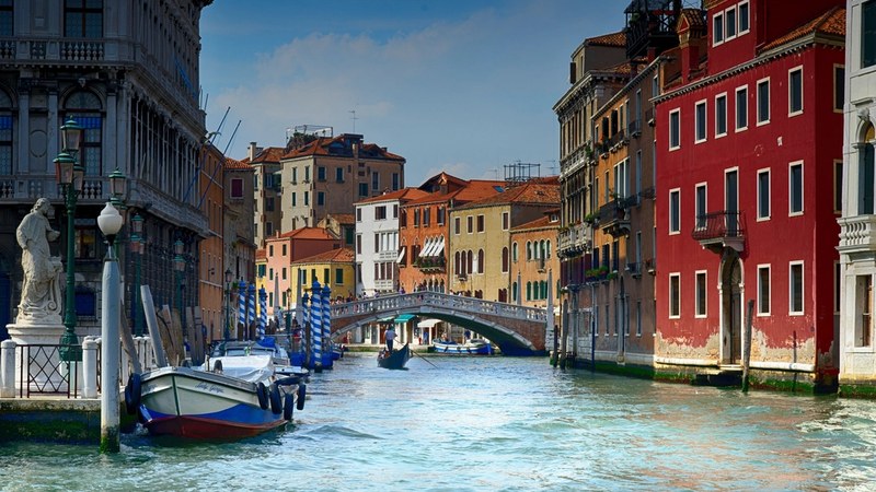 Venice Plans Tourist Fee Increase Up to €30 to Manage Visitors Venice May Increase Tourist Fee to €30 in 2026