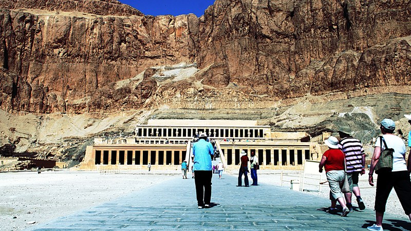 Egypt’s Tourism Chief Calls on UK Agents to Diversify Promotion Beyond Hotspots Egypt Tourism Authority Urges Expansion Beyond Popular Destinations