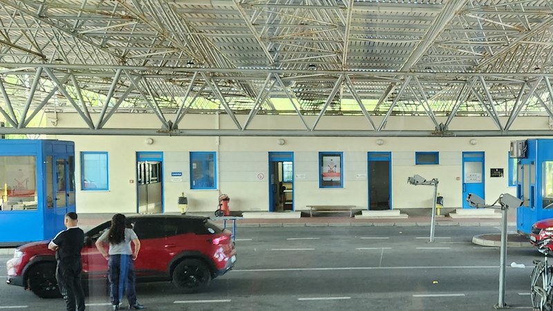 Montenegro Ends Visa-Free Travel for Russians; Russia Requires Visas for Montenegrins Montenegro Ends Visa-Free Travel for Russians; Russia Retaliates