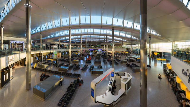 1000+ Flight Cancellations at UK Airports Including Heathrow & Gatwick on Oct 25, 2026 Over 1,000 Flights Cancelled at UK Airports Amid Air Traffic Control Failures