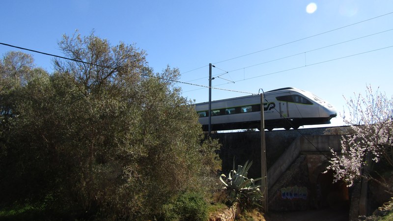 Portugal Launches First High-Speed Rail Line Between Porto and Lisboa Portugal Launches First High-Speed Rail Link Porto to Lisboa